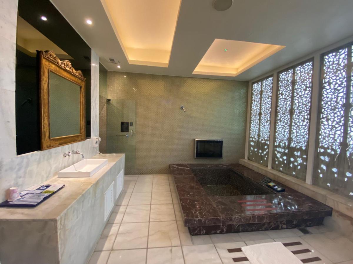 Xiadu Motel Taichung Bagian luar foto