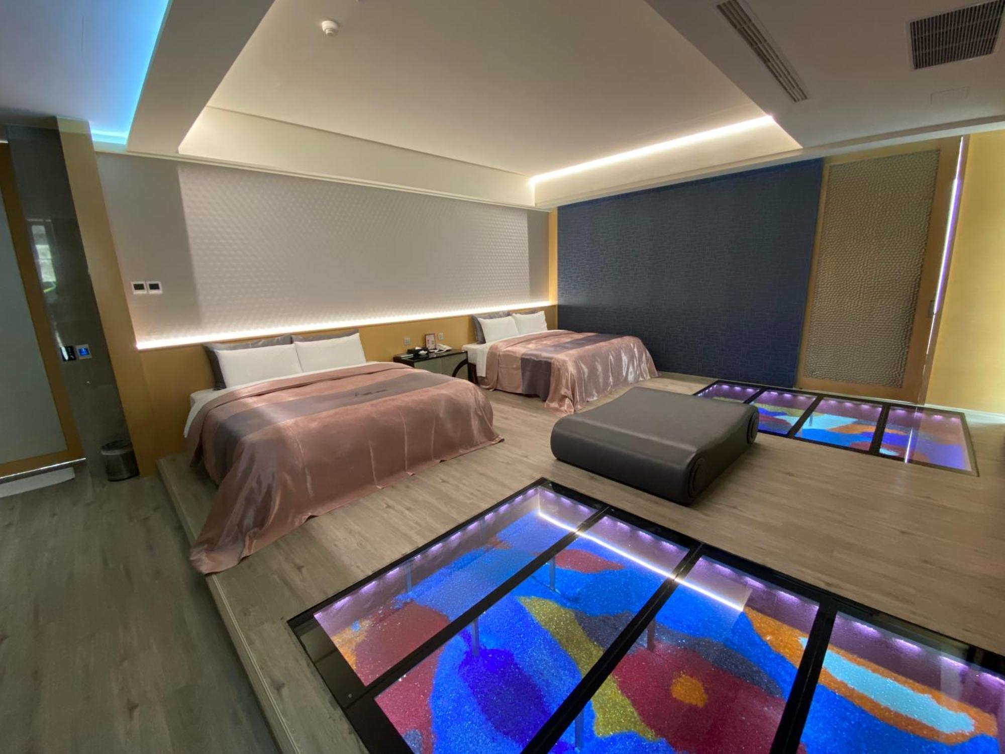 Xiadu Motel Taichung Bagian luar foto