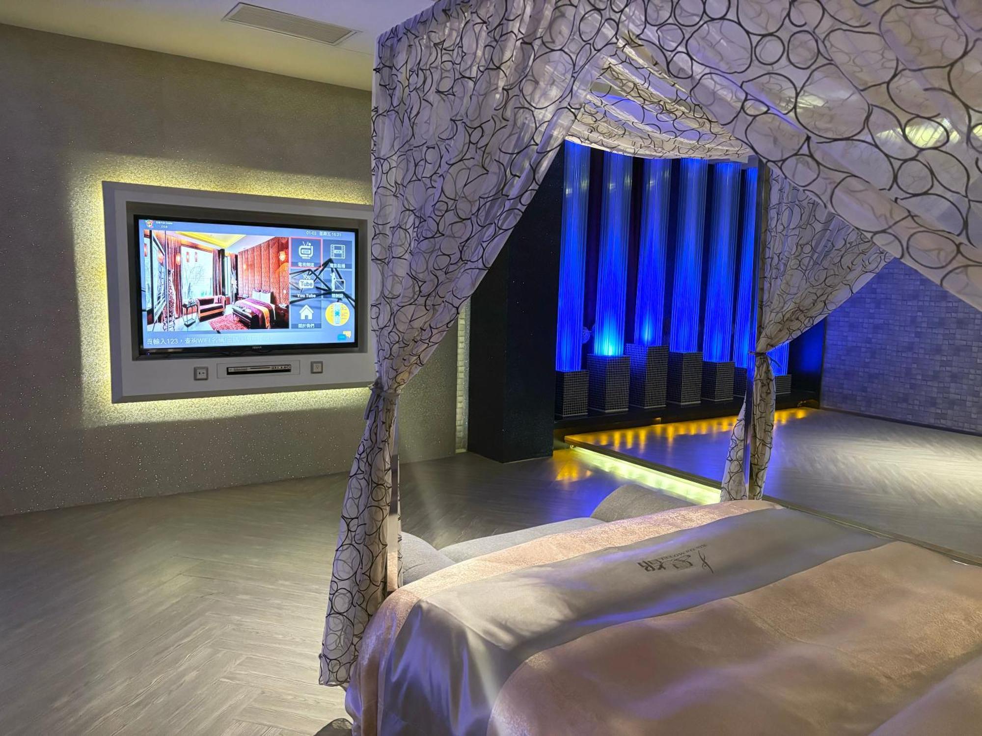 Xiadu Motel Taichung Bagian luar foto