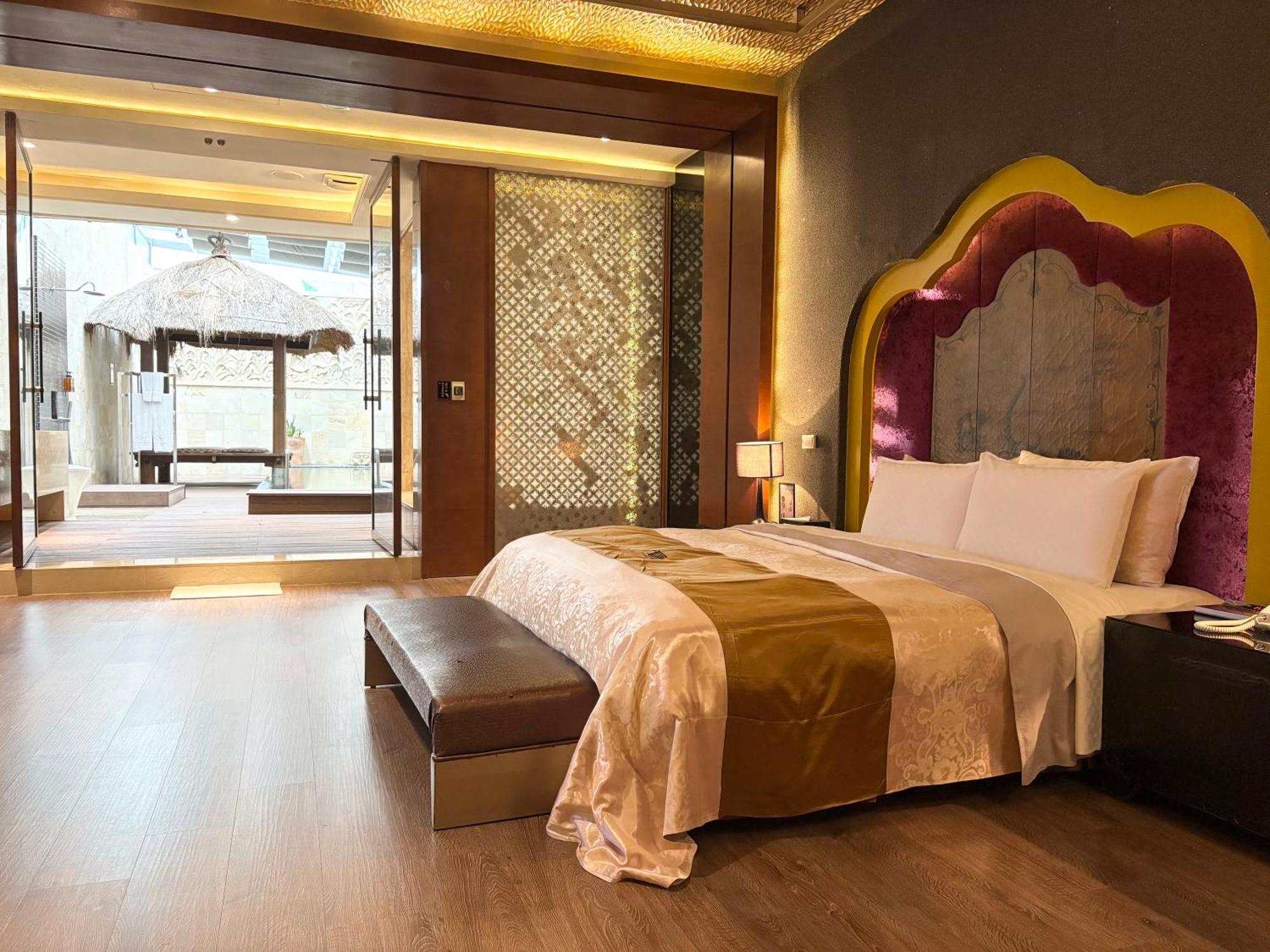 Xiadu Motel Taichung Bagian luar foto