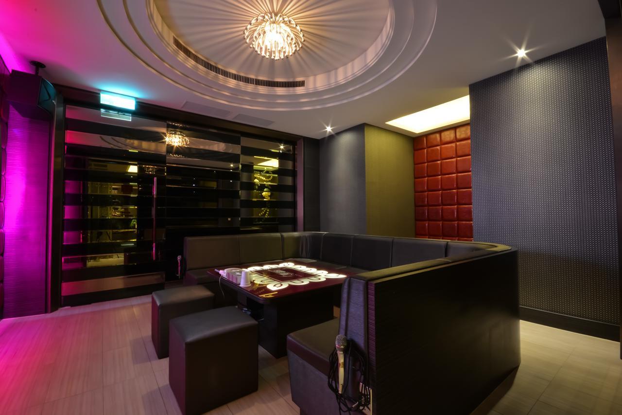 Xiadu Motel Taichung Bagian luar foto
