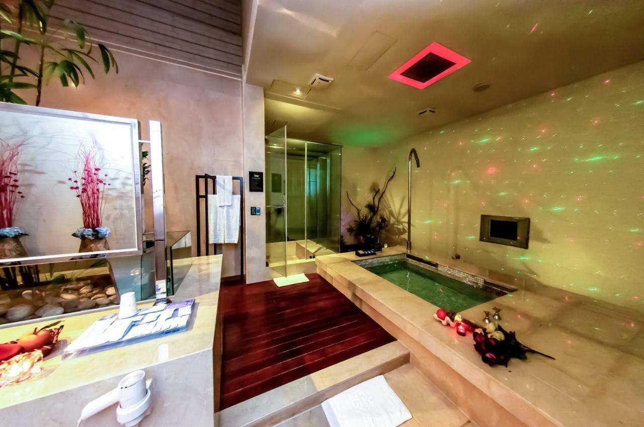 Xiadu Motel Taichung Bagian luar foto